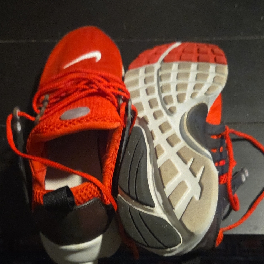 Nike Kids Red and Black Sneakers